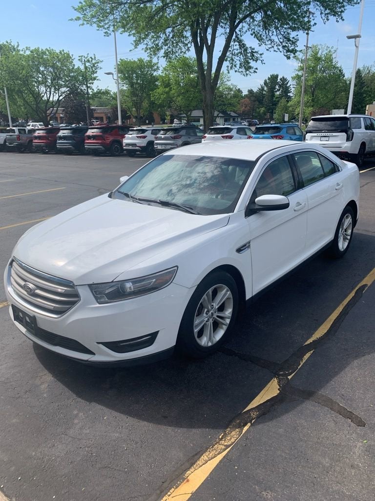 2016 Ford Taurus SEL FWD's photo