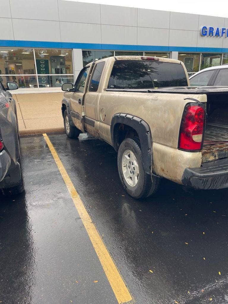 2005 Chevrolet Silverado 1500 LS