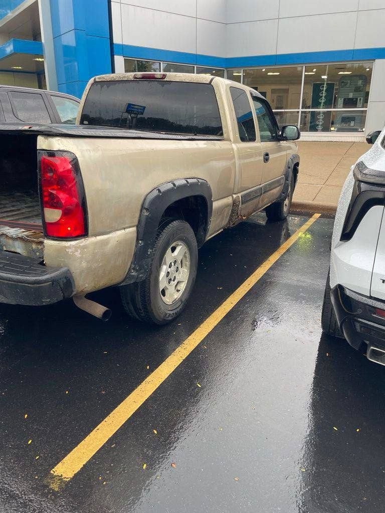 2005 Chevrolet Silverado 1500 LS