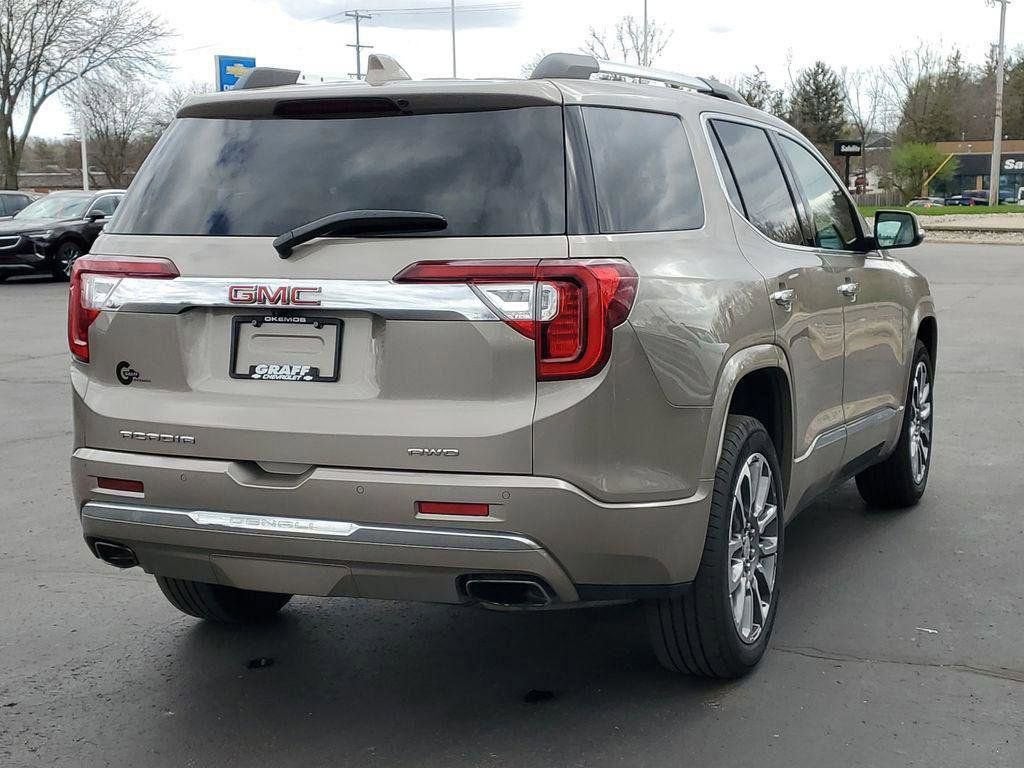 2023 GMC Acadia Denali