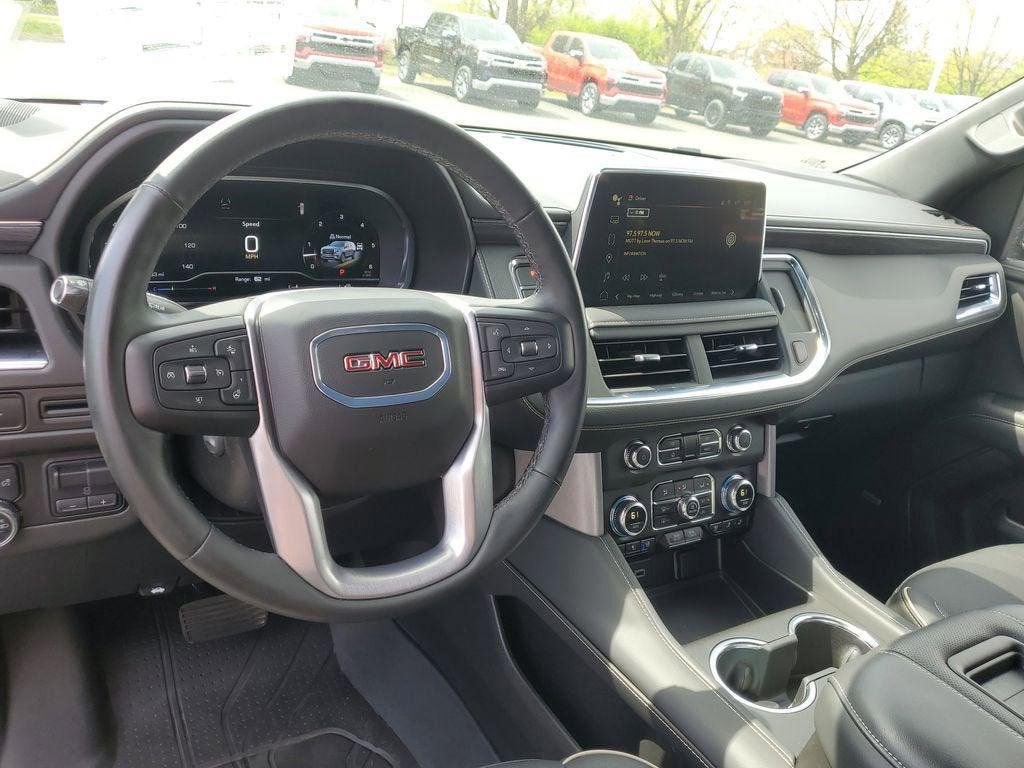 2024 GMC Yukon SLT