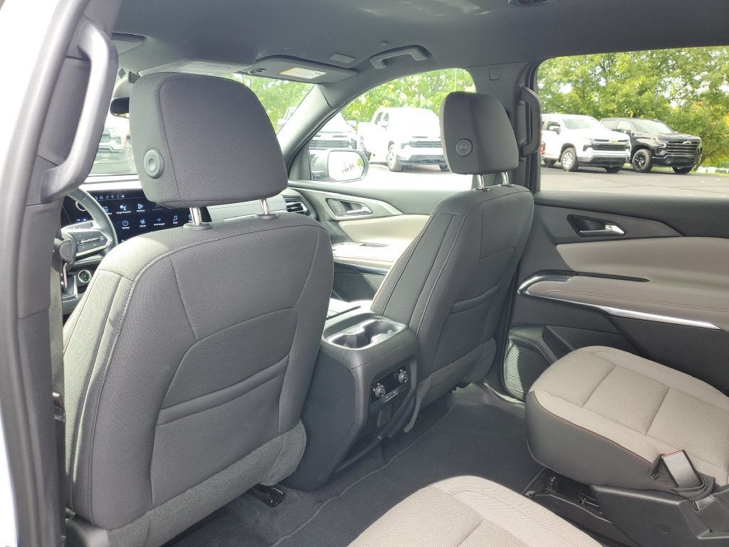 2024 Chevrolet Traverse LT