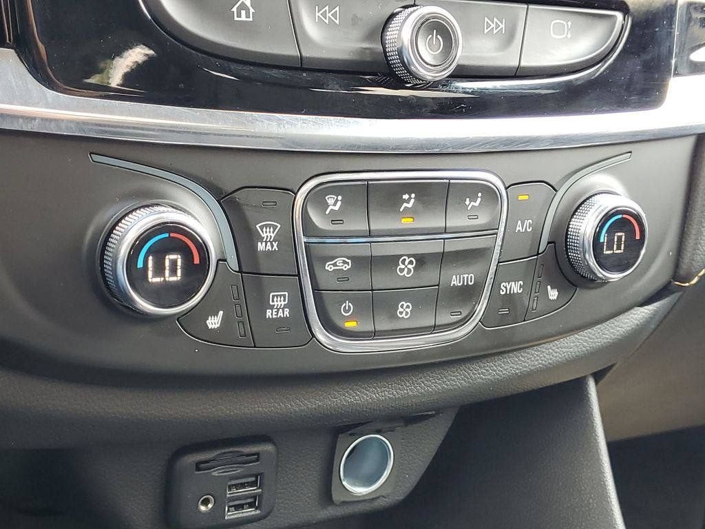 2021 Chevrolet Traverse LT Leather