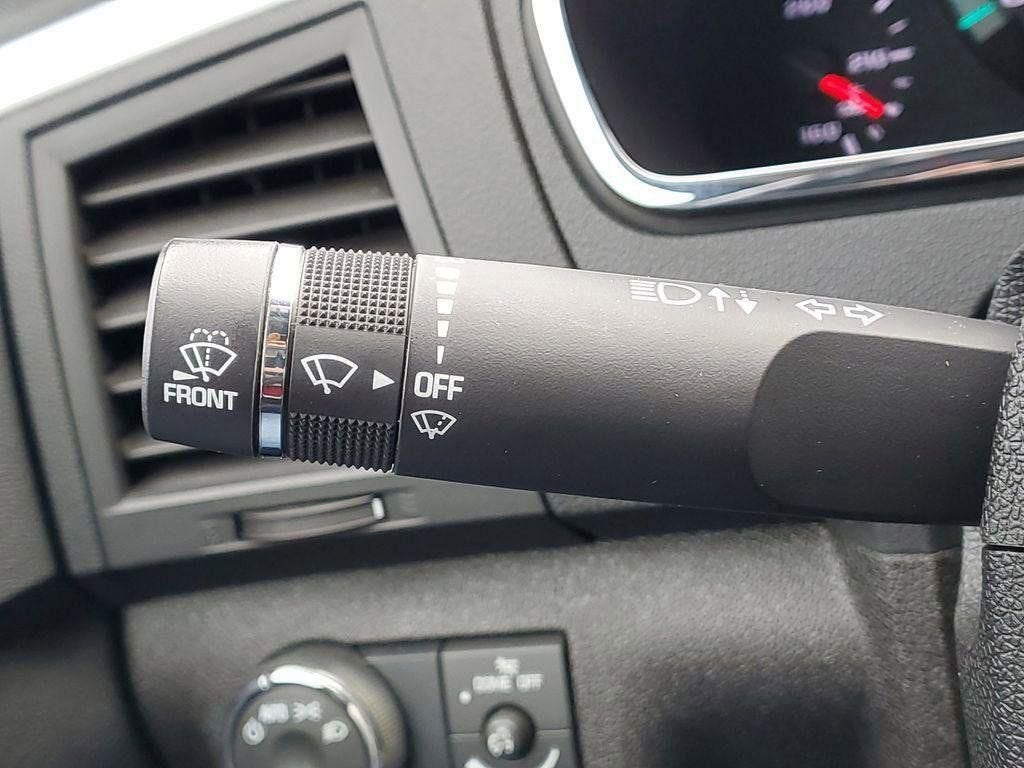 2011 Chevrolet Traverse LT w/1LT