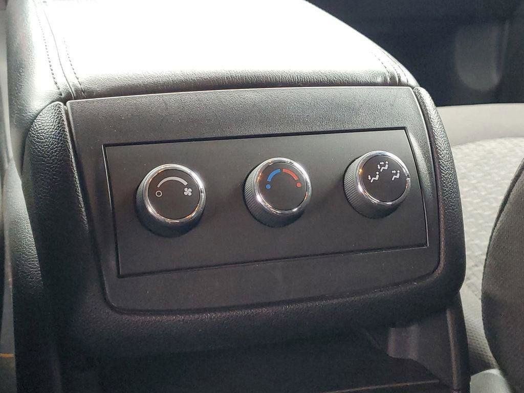 2011 Chevrolet Traverse LT w/1LT