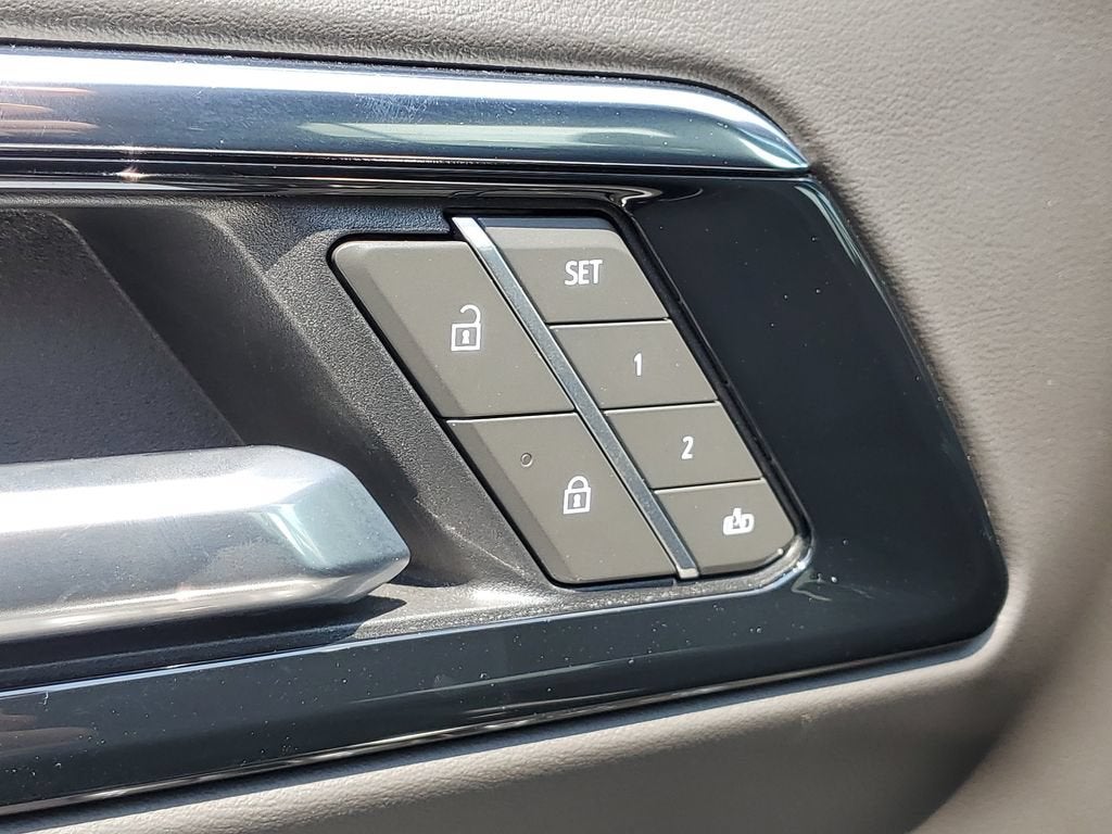 2025 Chevrolet Suburban RST