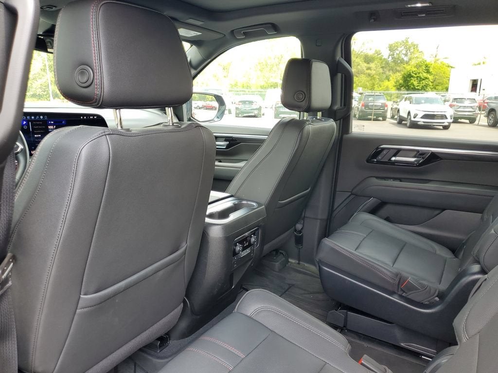 2025 Chevrolet Suburban RST