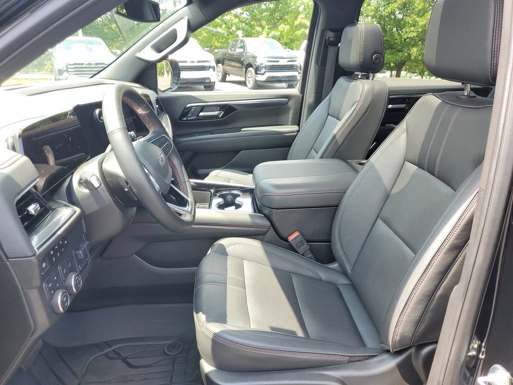 2025 Chevrolet Suburban RST