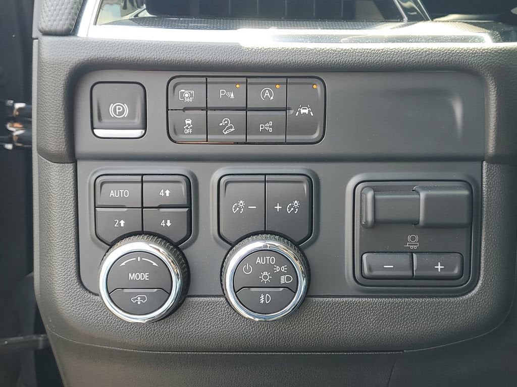 2025 Chevrolet Suburban RST