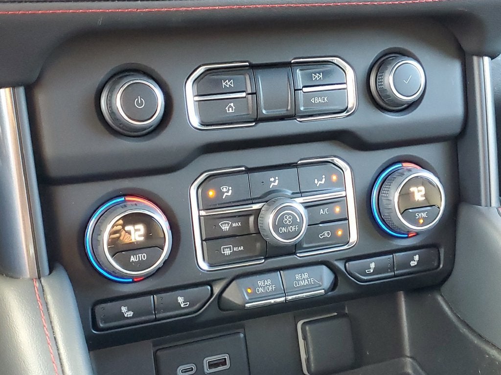 2023 Chevrolet Suburban RST