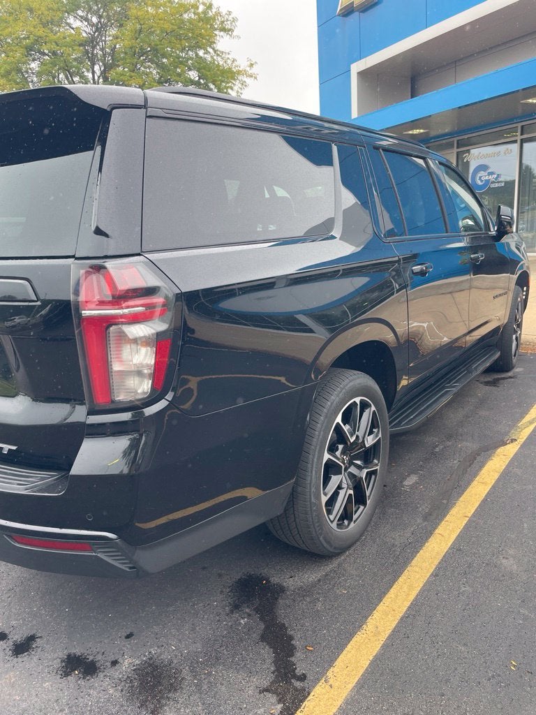 2023 Chevrolet Suburban RST