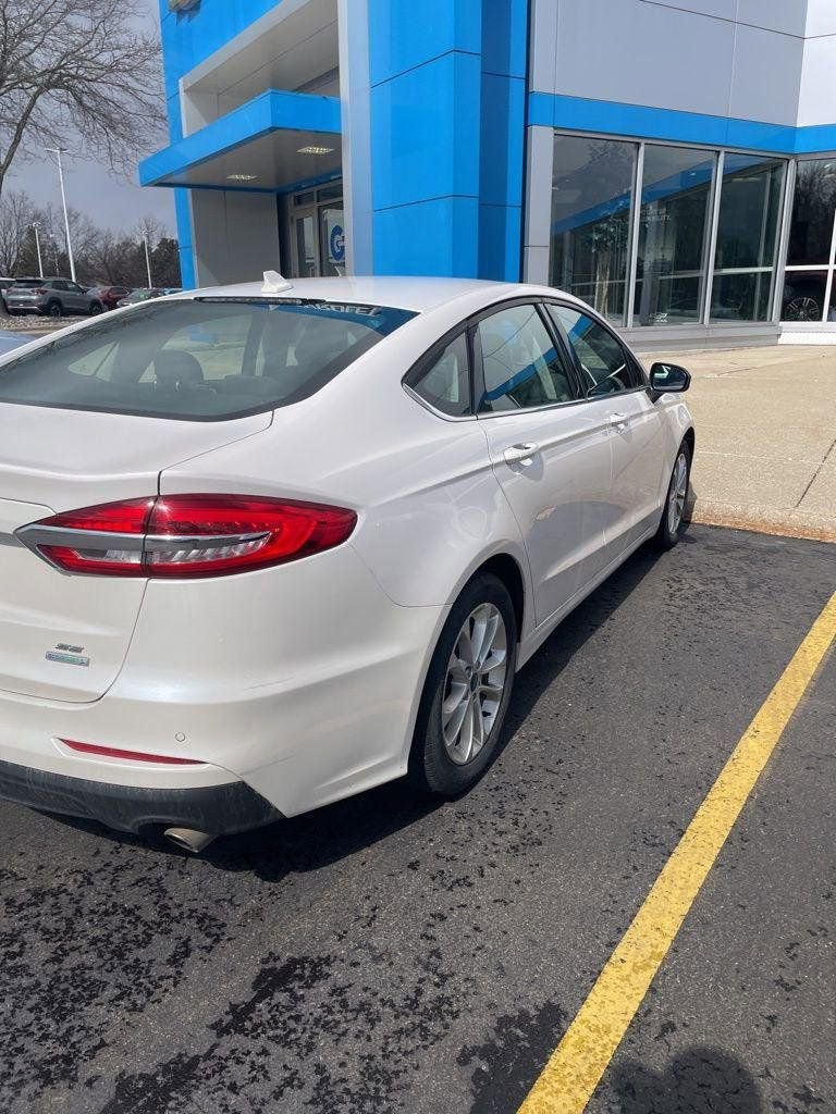 2020 Ford Fusion SE