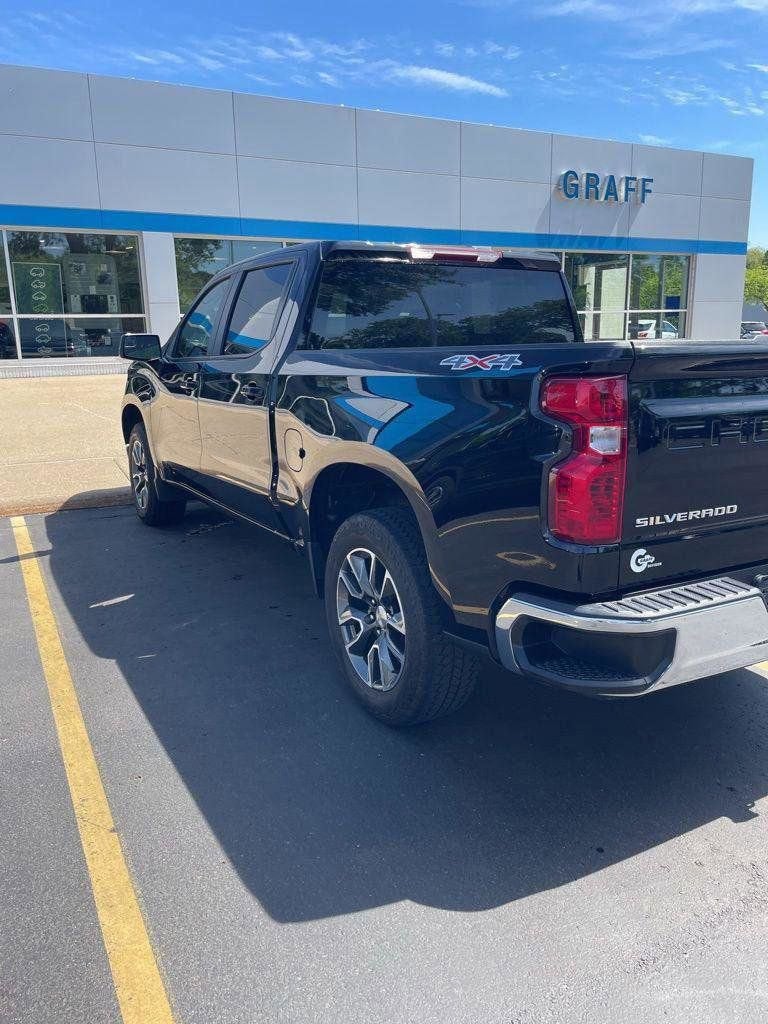 2024 Chevrolet Silverado 1500 LT (2FL)