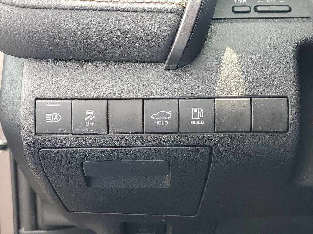 2020 Toyota Camry LE AWD