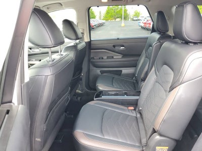 2024 Nissan Pathfinder Platinum 4WD