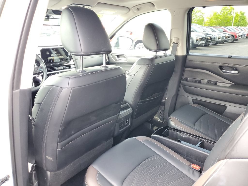 2024 Nissan Pathfinder Platinum 4WD
