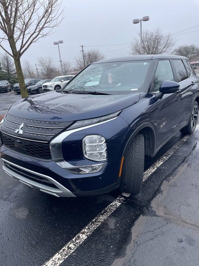 2024 Mitsubishi Outlander SE