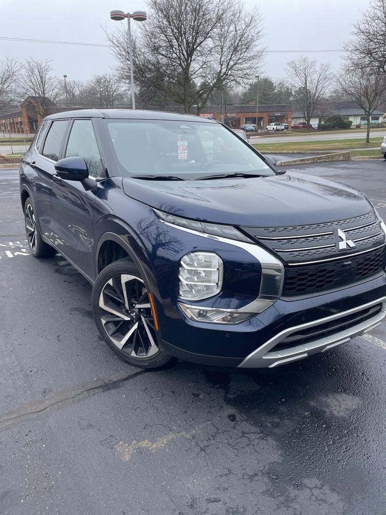 2024 Mitsubishi Outlander SE